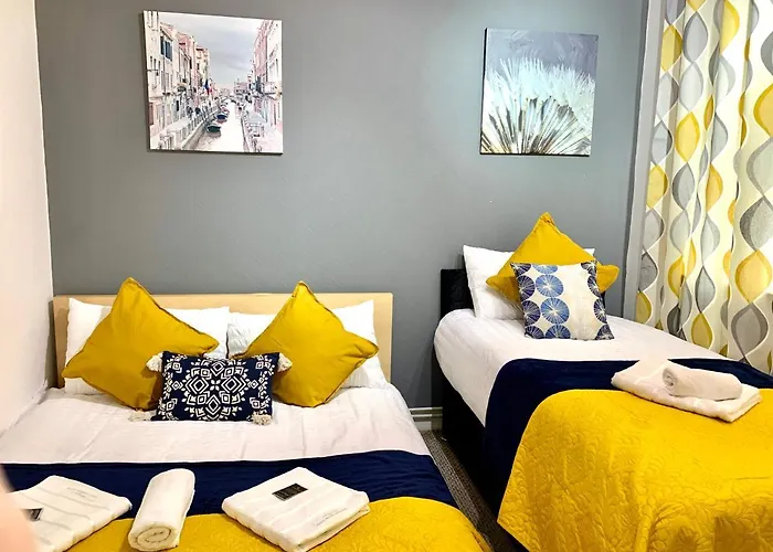 Spacious London Excel 2 Bedrooms, Separate Reception, Kitchen, Full Apartment