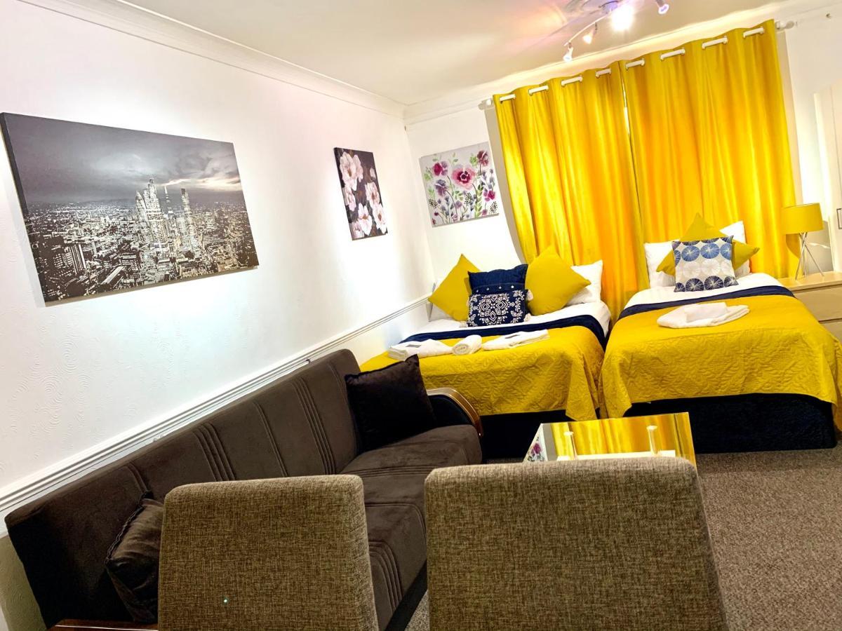 Spacious Excel 2 Bedrooms, Separate Reception, Kitchen, Full Apartment London