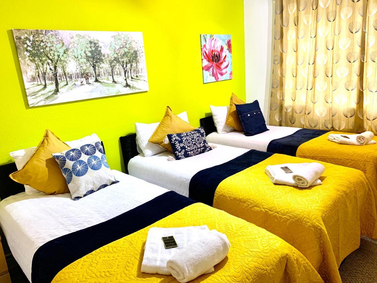 Spacious Excel 2 Bedrooms, Separate Reception, Kitchen, Full Апартаменты Лондон